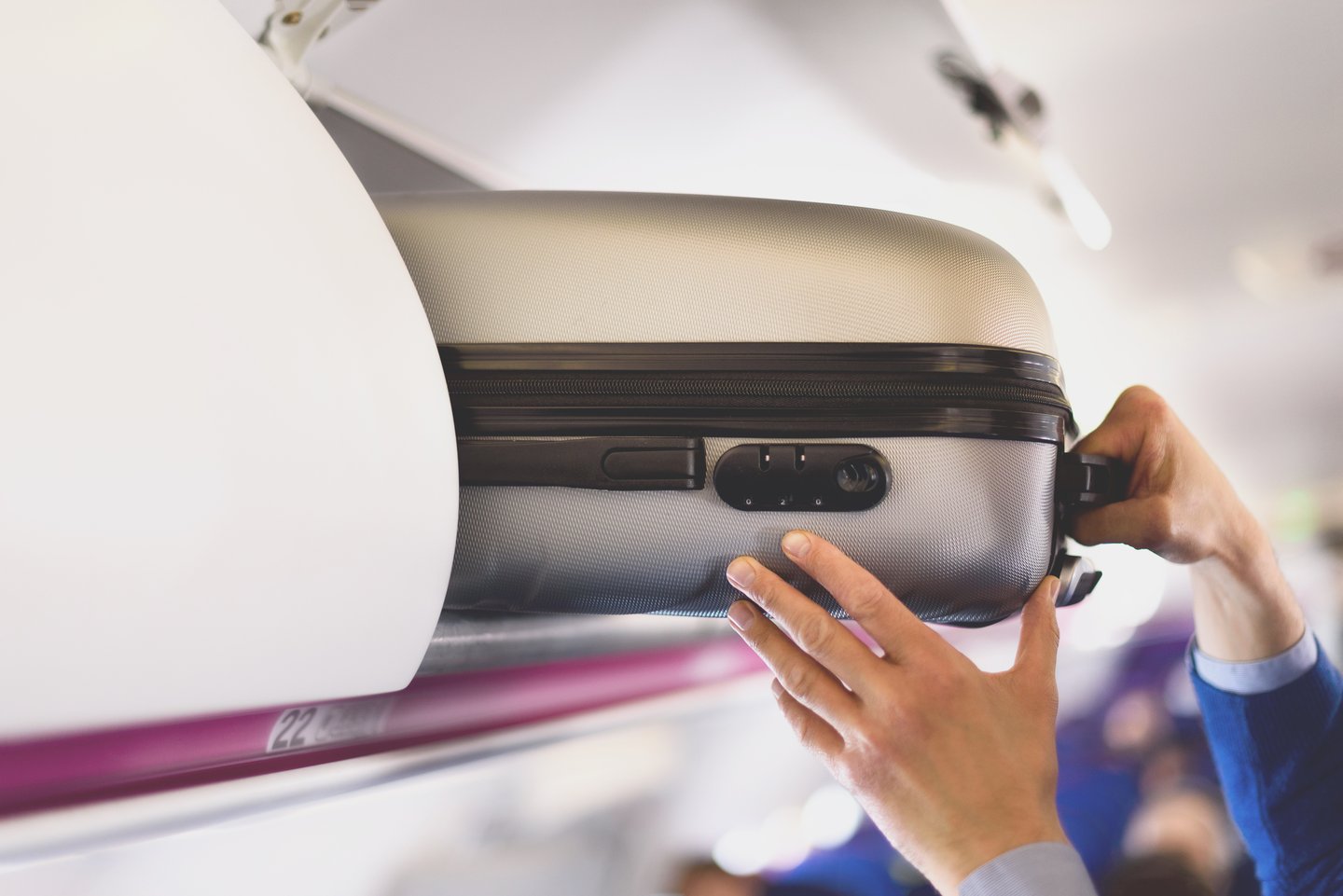 Powerbanks im Flugzeug: Sicher unterwegs mit Lithium-Ionen-Akkus